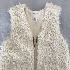 Forever 21 Jackets & Coats - Forever 21 Girls Shearling Fur Vest Forever 21 Jackets & Coats - Forever 21 Girls Shearling Fur Vest